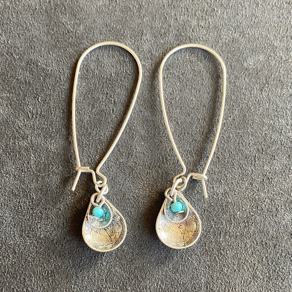 Stunning handmade Silver and Turquoise Drop Earrings - Picture 1 of 4